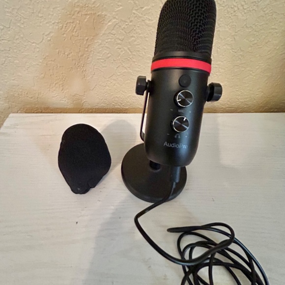Audio Pro Professional Microphone - Picture 9 of 11